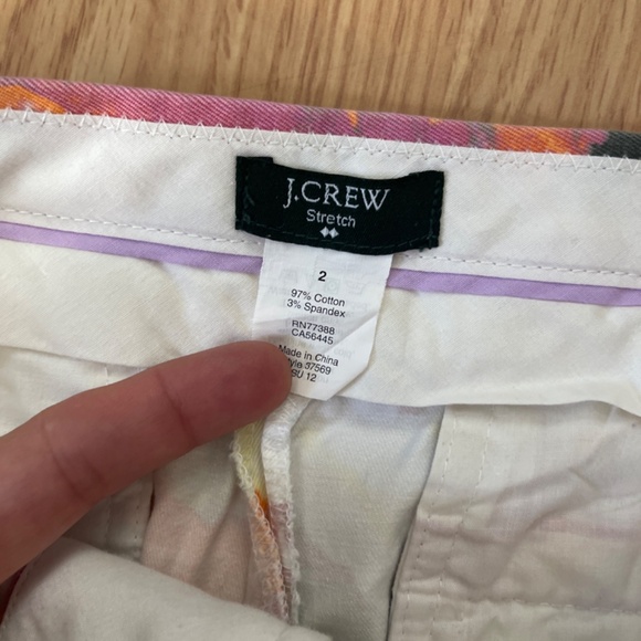 J. Crew Floral 3 Inch Inseam Colorful with Pockets Stretch Shorts Size 2 - Picture 5 of 8